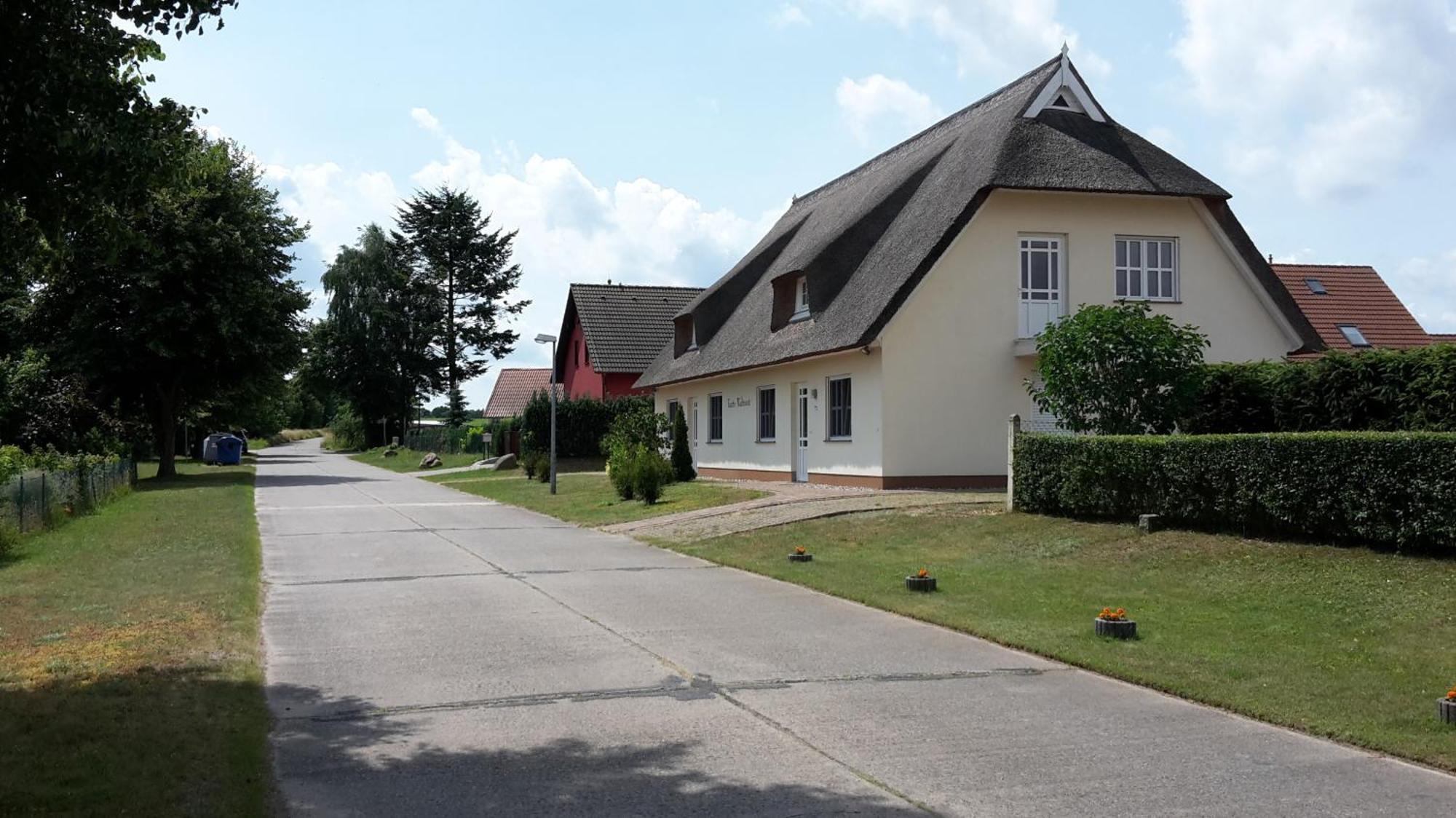Haeuschen "Tante Waltraut" Villa Garz  Luaran gambar